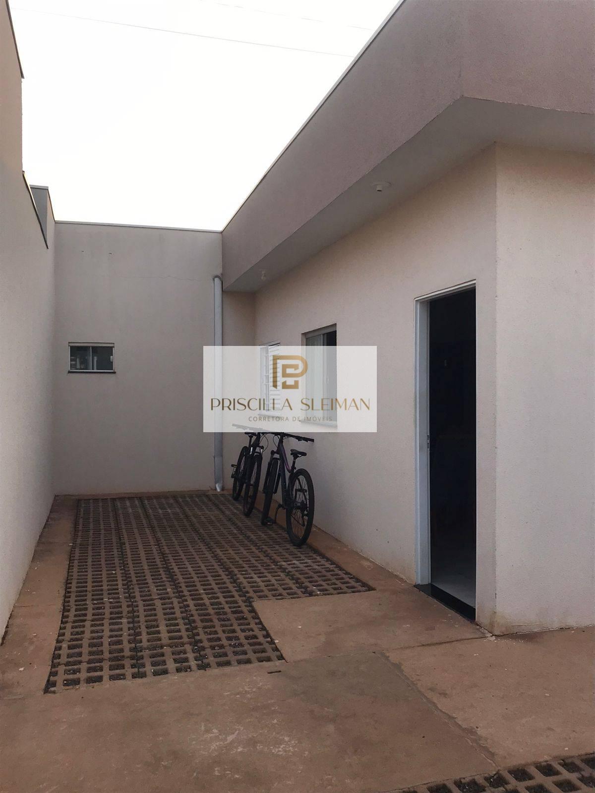 Casa de condomínio com 2 quartos, à venda